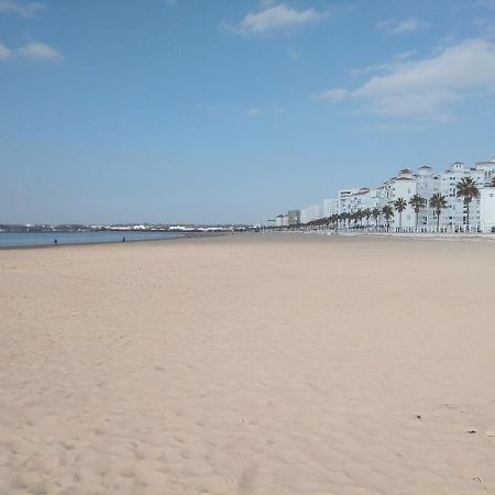 Primera Linea De Playa En Valdelagrana El Puerto de Santa María Esterno foto